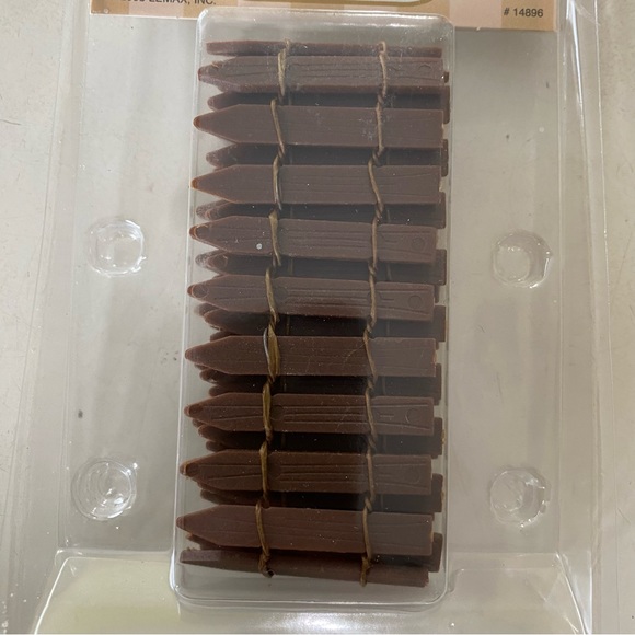 Lemax Christmas Village Picket Fence - Picture 2 of 3